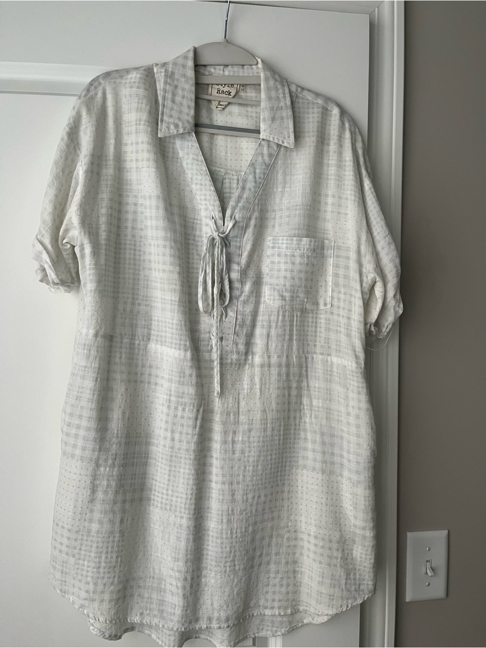 Style Rack White Textured Tunic with Tie Neck